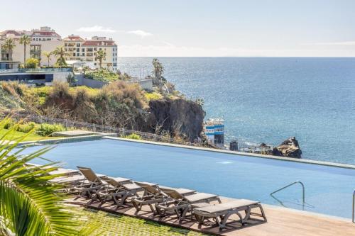 Acqua Residences-Luxury green Oasis & Sea View