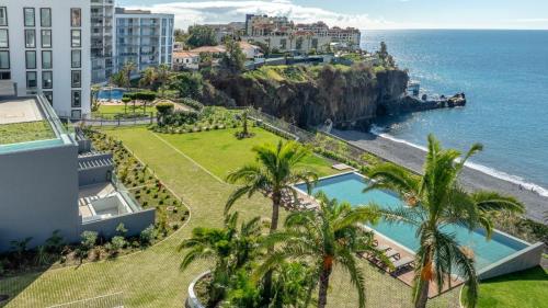 Acqua Residences-Luxury green Oasis & Sea View