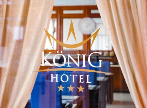 König Hotel tesisinde sergilenen bir sertifika, ödül, işaret veya başka bir belge