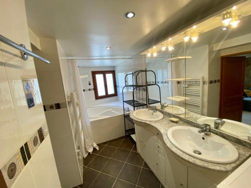 T4 Nice Centre - Close to shops, Wi-Fi, AC