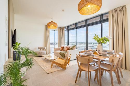Unique Luxury - Saadiyat 2 BDR - Designer's Dream - 5 min walk from NYU - 5 min from Louvre, Zayed Museum, Mamsha