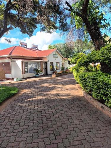 Crocodile Rock Lodge