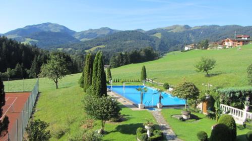 Vonkajšia záhrada v ubytovaní Hotel Lenzenhof