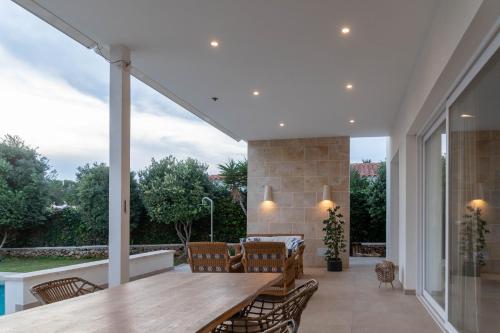 VILLA PETRA ARENAL D'en CASTELL