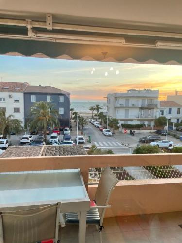 MAGNIFIQUE T3 à deux pas de la plage avec terrasse vue mer