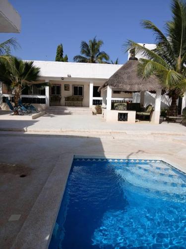 Piscina a Chez Andre o a prop