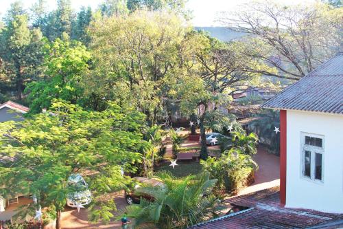 Jardín al aire libre en Hotel Malas