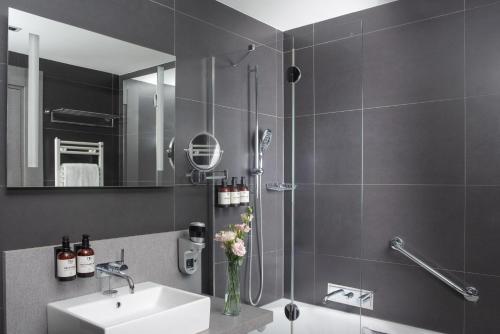 Баня в NH Parma