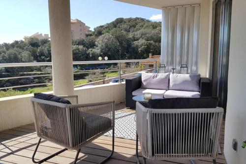 Beautiful modern 4-star apartment with swimming pool and Wi-Fi