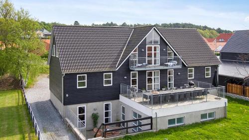 an aerial view of a house with a roof at Villavilla 148 - Ebeltoft, Østjylland in Ebeltoft