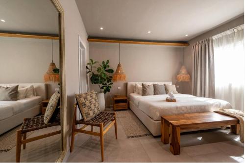 New* 3BR Loft | Pool | Patio | 2 mins to Beach