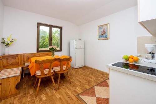 Helles Apartment mit traumhaften Meerblick und nur 300 Meter zum Strand - Vierbeiner willkommen