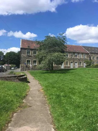 Superb Peaceful 1 bed apartment in St George. photo 1
