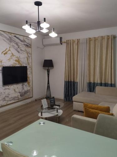 Enzo CozyApartments-Wilson Square