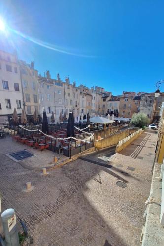 Grand studio dans le centre historique