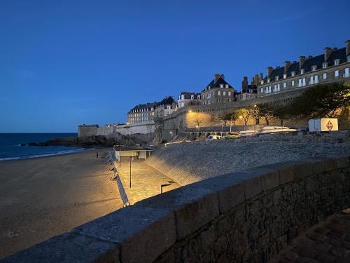 Appartement Saint-Malo INTRA MUROS, PARKING, PLAGE