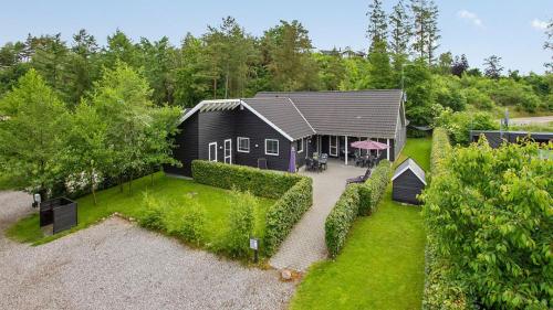 an overhead view of a house with a garden at Villavilla 171 - Ebeltoft, Østjylland in Ebeltoft