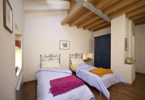 Gallery image of Alla Torre del Barbarossa B&B FORESTERIA in Mandello del Lario