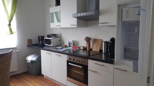 Dapur atau dapur kecil di Oberkasseler Hof Bonn