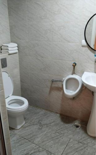 Kupatilo u objektu Ganja Hostel