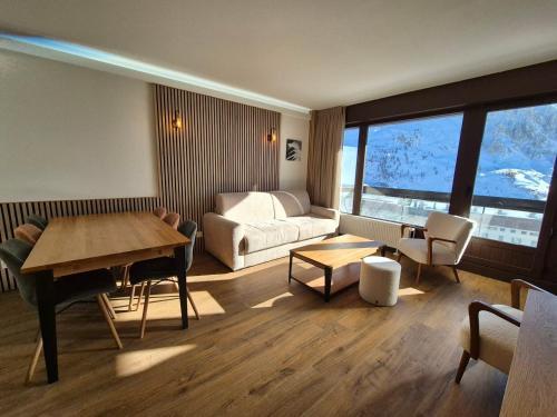 Appartement skis aux pieds avec balcon et cuisine équipée