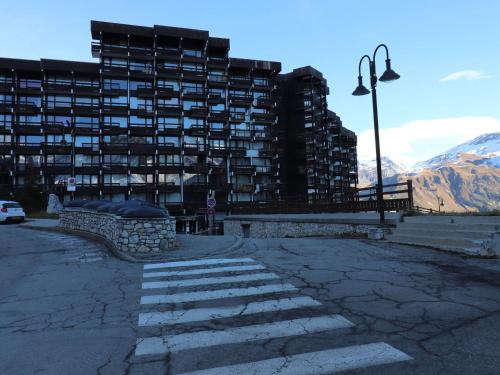 Studio rénové Proche pistes et commerces Balcon et WIFI