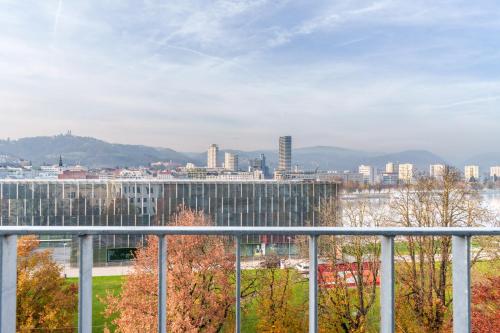 RIVERSIDE APARTMENTS Premium Living with great view