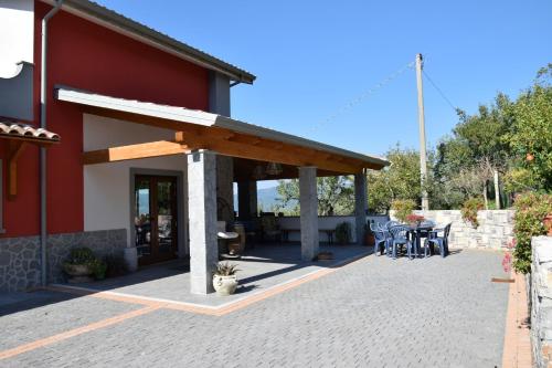 Το κτήριο όπου στεγάζεται  το κατάλυμα σε φάρμα