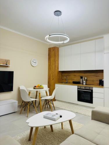 Dapur atau dapur kecil di Aura Apartment