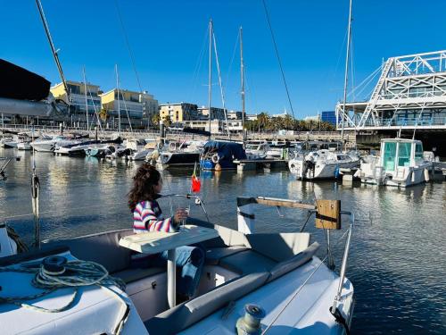 Deolinda Charming Boat Stay at Oriente Marina