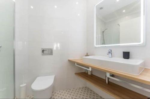 Charming 3 level house in Lagos center great balcony views and near beach