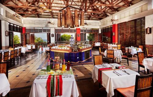 Restaurant ou autre lieu de restauration dans l'établissement Grand Decameron Panama, A Trademark All Inclusive Resort