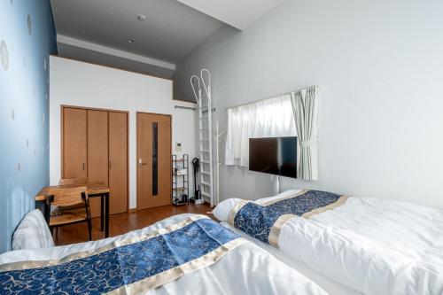 Opening January 2026 Just a five minute walk from Tabata Station on the Yamanote Line with direct access to Ikebukuro Shinjuku Shibuya and Ueno Comfortably sleeps 3 accommodates up to five guests