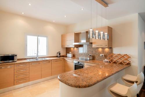 Puerto Banus Marina Apartment with Sea Views - Pass the Keys