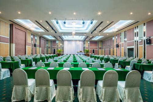 Konferenční prostory v ubytování Cholchan Pattaya Beach Resort - SHA Extra Plus