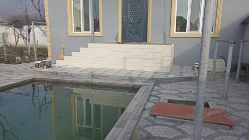 Kolam renang di atau dekat dengan Moy Dom