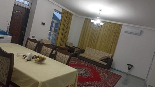 Moy Dom tesisinde bir oturma alanı