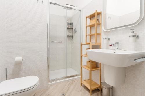 GuestHost - Lovely Flat near Frattini M4
