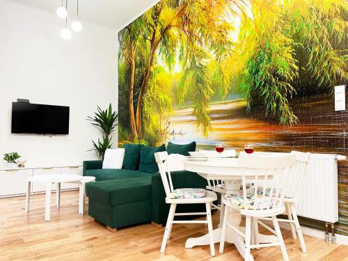 Premium & Quiet Apartment next to Main Square
