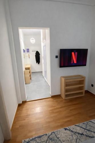 Minimal Urban Apartment near Kolonaki