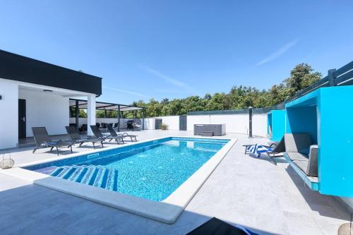 Villa Va.Lunga with pool and wirpool