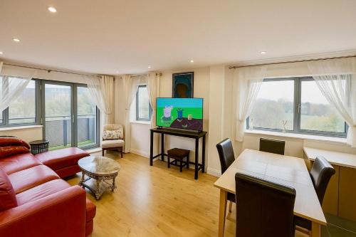 West London Lux 2 Bedroom Apartment - Free parking - Lake & Park view - Wembley Stadium 5KM photo 6