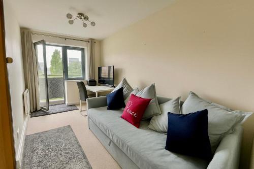 West London Lux 2 Bedroom Apartment - Free parking - Lake & Park view - Wembley Stadium 5KM photo 11