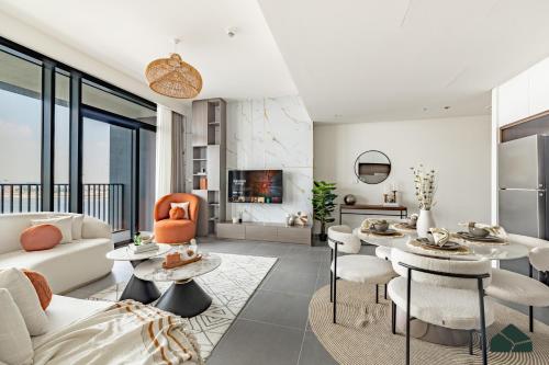 Serene Creek 2BR with Sea View by BMS