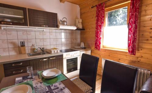 Dapur atau dapur kecil di Apartments Brunarica