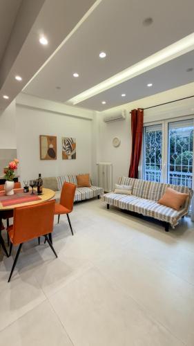 Modern 2BR Garden Apartment in Faliro Sleeps 5