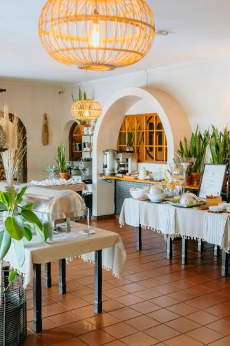 Ēdināšanas iespējas viesnīcā vai tuvumā