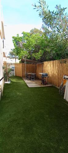 T2 bord de mer avec grand jardin