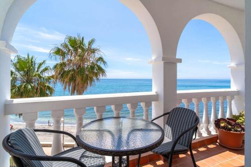 Stella Maris Beachfront 2J by Casasol