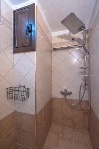 Menis apartment